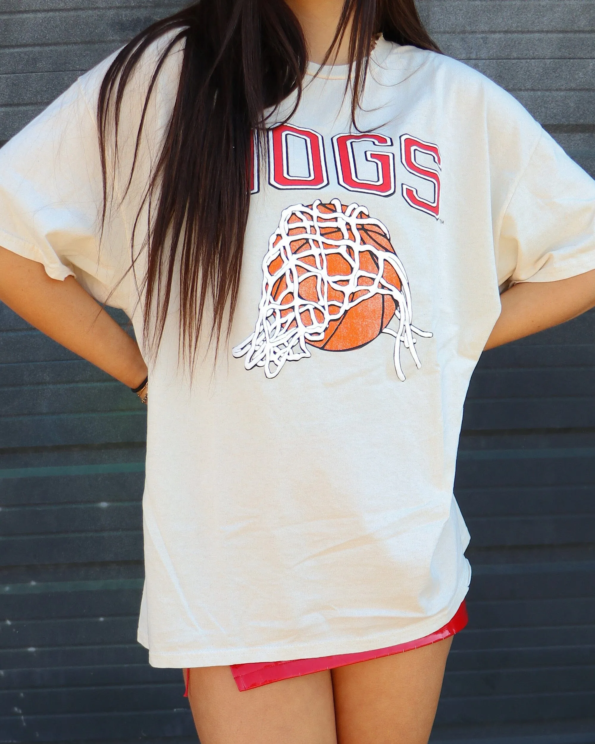 Hogs Basketball Fling Puff Ink Off White Thrifted Tee