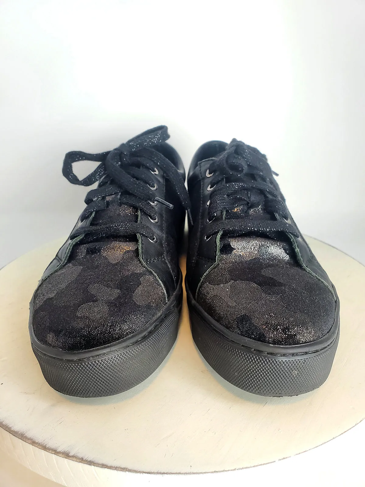 The Flexx Size 9 (40.5) Black & Bronze Camoflage Sneakers