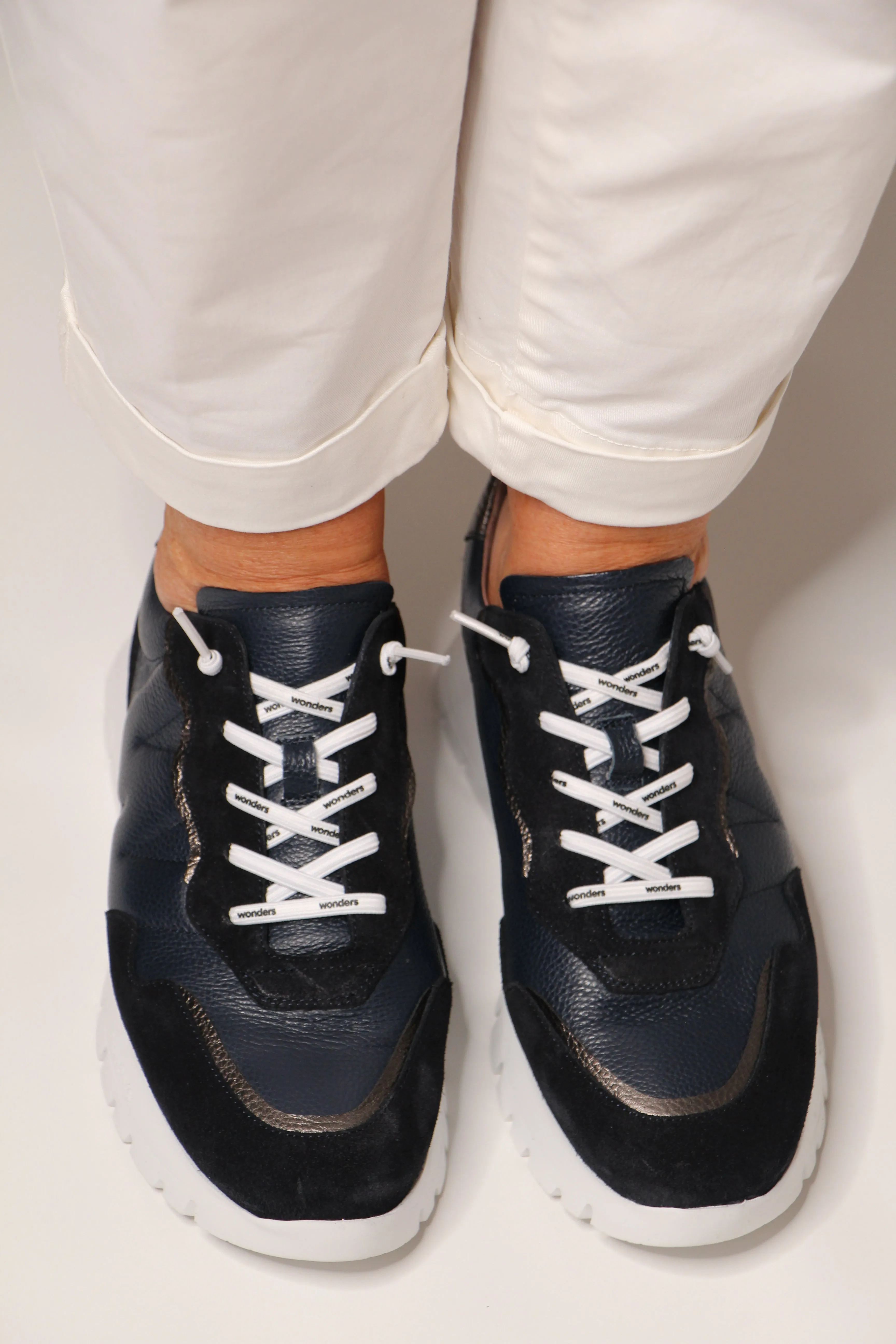 Wonders A-2473 Navy and White Trainer